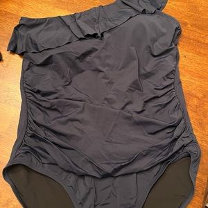 NWT Hilor Navy Ruffle One shoulder swimsuit. Size 16